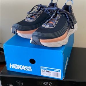 RUNNING SHOE-Hoka One One Bondi 6